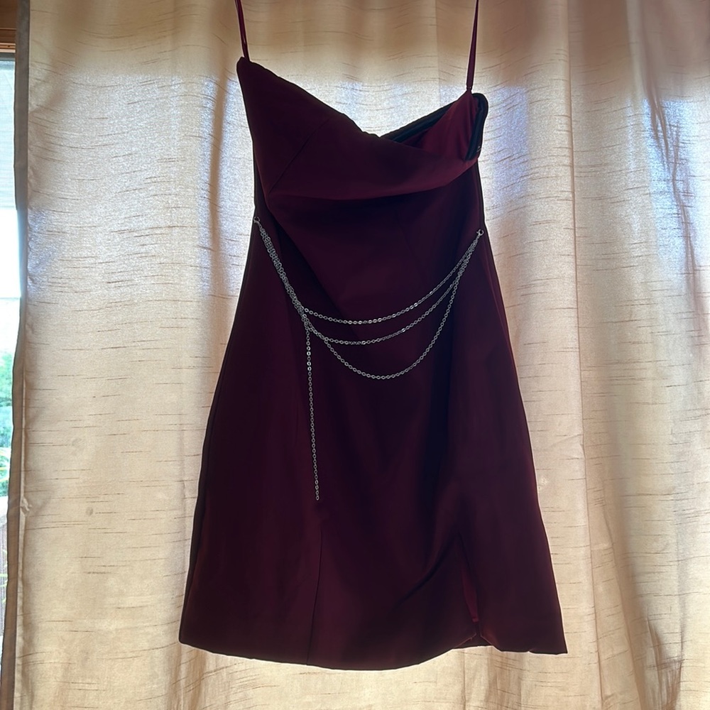 NWT MISSGUIDED MINI DRESS W/ DETACHABLE CHAIN